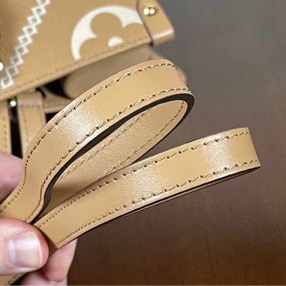 Louis Vuitton Arizona Stitched On The Go MM - Picture 10 of 15